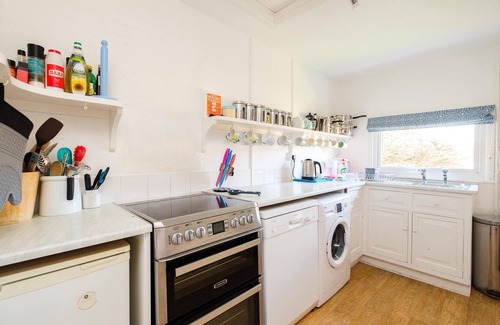 Thorpeness Apartment | Shore Cote, Thorpeness - sleeps 10 guests in 5 bedrooms