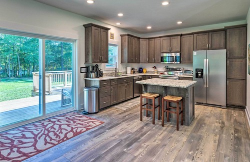 Reedville House | ‘Shore Thing’ Bayfront House w/ Provided Kayaks!