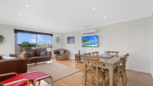 Lake Tyers Beach House | Shore Thing Upstairs