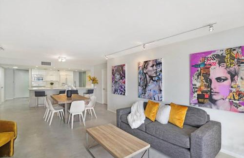 Downtown Miami Apartment | Shore to Please! Park And Water Views!