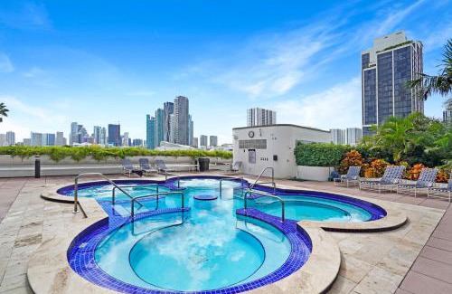 Downtown Miami Apartment | Shore to Please! Park And Water Views!