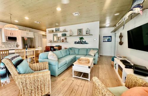 Sand Point House | Shore to Please