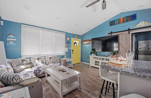 Villas House | Shore Tranquility, 1 block to the Bay