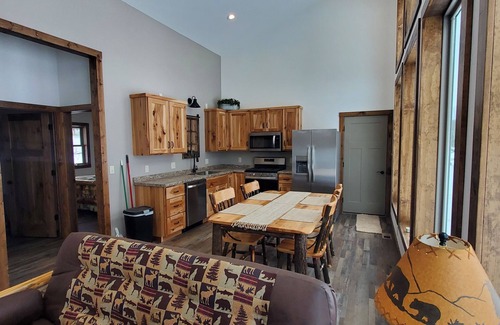 Phillips Cabin | Shore View Cabins- Cabin 1- lakefront vacation rental on the Phillips Chain