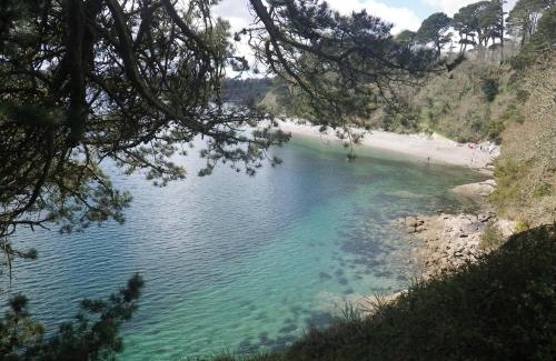 Mylor Churchtown Apartment | 'Shorebird' central apartment, sea views & parking