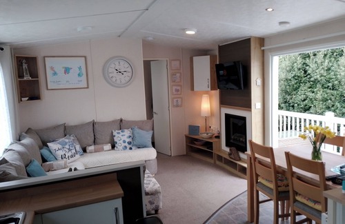 New Forest District Cabin | Shorefield Country Park 3-Bed Casita, Passes inc