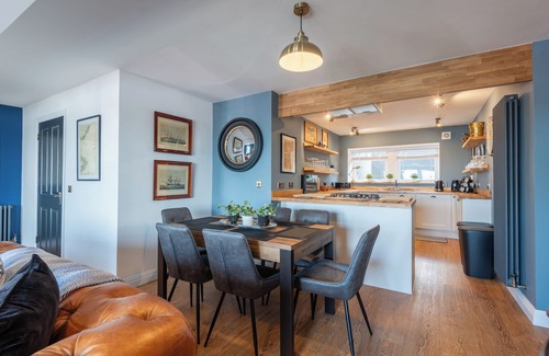 Anstruther Apartment | Shorefront Apartment - Sea View with 3 Bedrooms