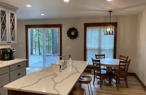 Manitowish Waters House | Shoreline Cottage at Lazy Days on the Manitowish Chain