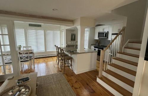 Mashpee House | Shoreline Escape