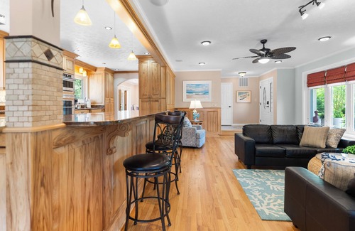 Morehead City House | Shoreline Estate-5BR Pool Retreat w/Chef's Kitchen