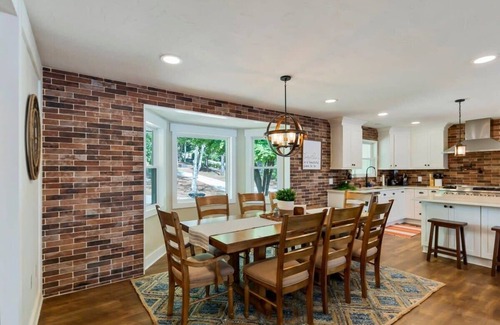 Seneca House | Shoreline Exquisite Reinvented Lake Sanctuary