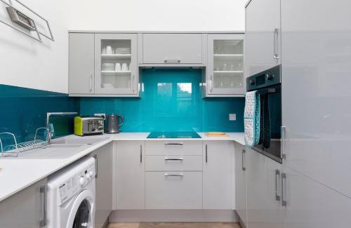 Lancing House | Shoreline Hideaway By The Butler Collection