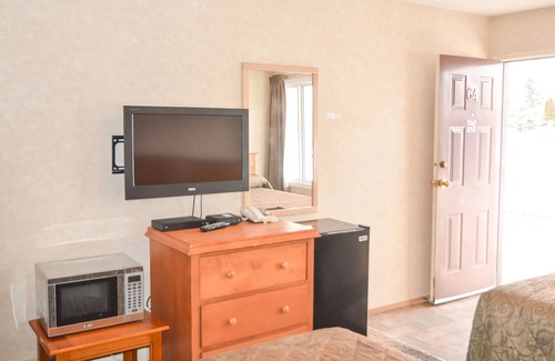 Okanagan-Similkameen Hotel | Shoreline Resort