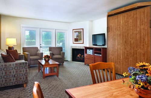Afton Resort | Shoreline that stretches over 1,300 miles!