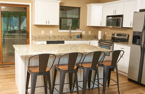 Bal Habor Ski Chalet | Shoreline View Corporate Rental - Close to I-75 & Downtown "Nooga