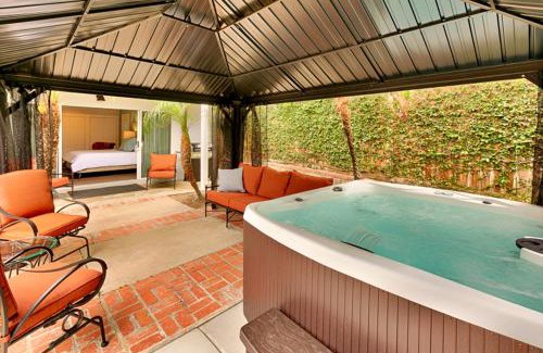 La Jolla Shores House | Shores Perfection - Spa, AC, Pet Friendly, Parking, Fire Pit & Massive Private Yard!