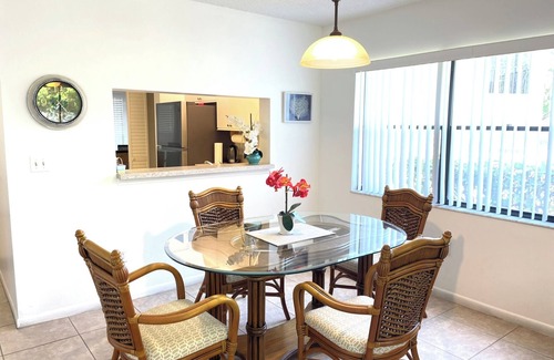 South Bradenton Condo | Shorewalk Sunny Bella Rosa- 2 heated Jacuzzis & pools near IMG/beaches
