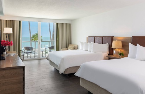 Islamorada Hotel | Short Distance From The Well Known Sites! Free Parking, Onsite Pool