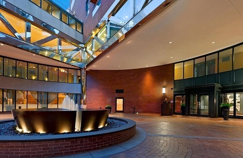 Government Center House | Short Drive to Logan International Airpt & Prudential Tower! Parking Available!