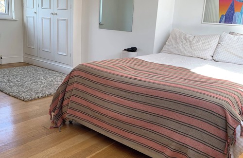 Askew House | SHORT LET UP TO 5 WEEKS: 3 bed family home in West London with sunny garden