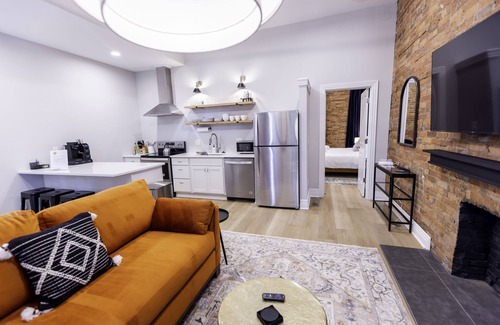 Italian Village Apartment | Short North | Brand New! | Free Off-Street Parking | Walkable