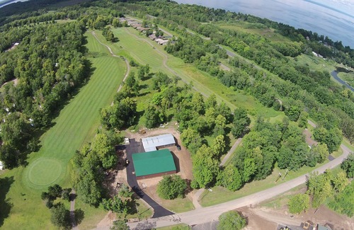 Garrison Cabin | Short Putt Cabin is a Beautiful Log Cabin on Scenic Northwood Hills Golf Course