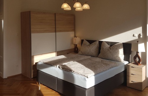 Neubau Apartment | Short-term rent from one month, apartment with terrace near a shopping street