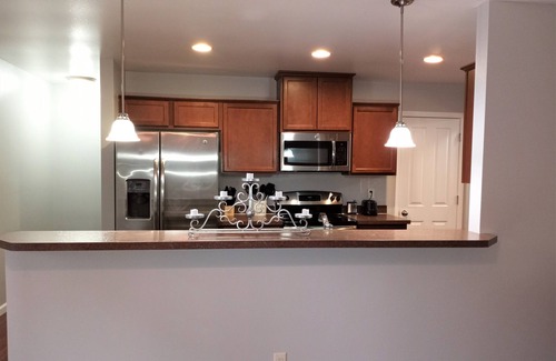 West Hills House | Short Term Rental - Close to St. Michael Hospital