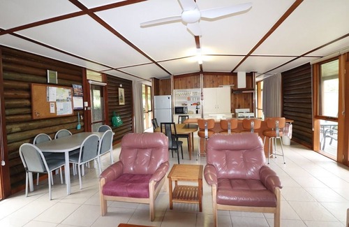 Mallacoota House | Short walk to beaches and town centre