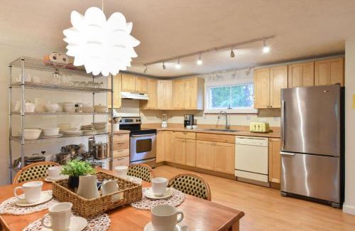 Wellfleet House | Short Walk to Long Pond Swimming Beach