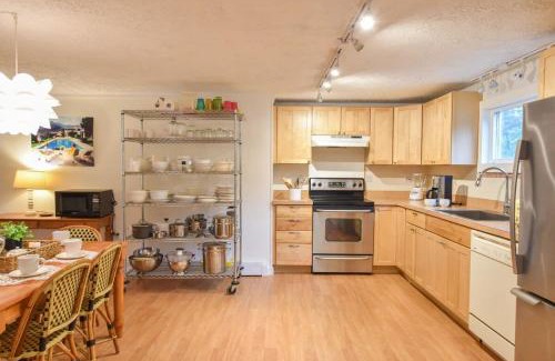 Wellfleet House | Short Walk to Long Pond Swimming Beach