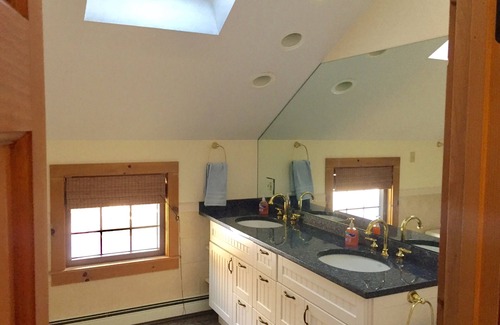East Sandwich House | Short Walk to Private Association Beach in this Charming 4 Bedroom Home