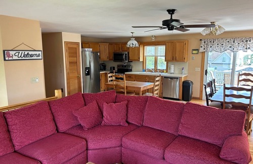 Eastward Look House | Short Walk to Scarborough Beach, Central A/C & Ocean Views. Huge Deck - Clean!