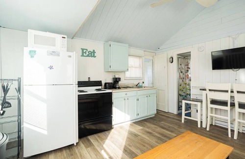 York Beach Cottage | Short Walk to Short Sands & Long Sands! Affordable Vacation in York! #4