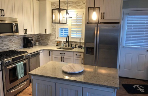 South End Condo | Short walk to the beach from this updated condo!