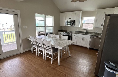 San Luis House | Short walk to the beach