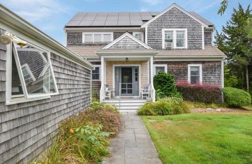 East Orleans House | Short Walk to Water