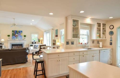 East Orleans House | Short Walk to Water