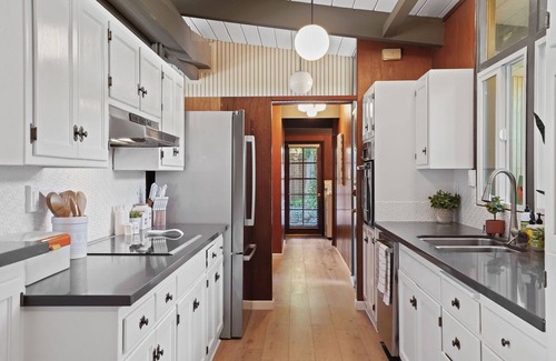 Southwestern Sacramento House | Show Stopping Rare Mid Century Modern Eichler Home!