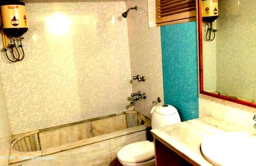 Varanasi House | Shri Kunj Hotel and Home Stay