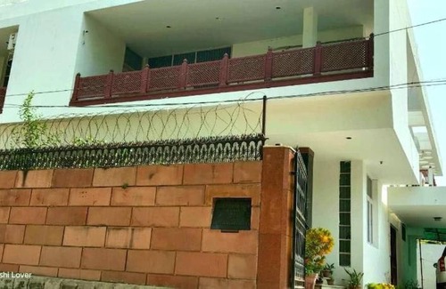 Varanasi House | Shri Kunj Hotel and Home Stay