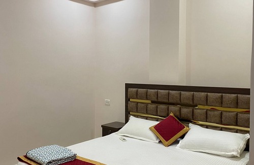 Varanasi Hotel | Shri Ram Paying Guest House