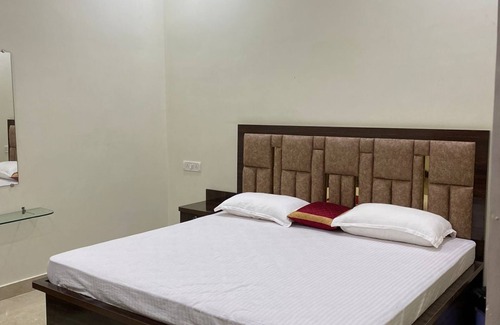 Varanasi Hotel | Shri Ram Paying Guest House