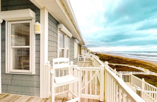 Atlantic Beach Apartment | Shutters 303
