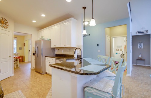 Millville House | Shuttle to Beach: Millville Townhome w/Porch