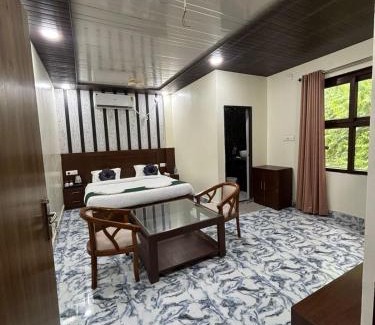 Allahabad Hotel | Shyam Shakti Villa