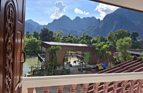 Vang Vieng Bed & Breakfast | Si Chaluen Kham