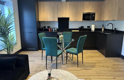 North Finchley Apartment | Sia Court, Flat 5