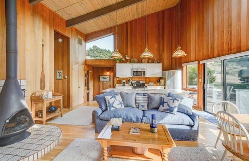 Sea Ranch House | Sibley | Beautiful Ocean Views & Hot Tub!