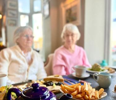 Penarth Hotel | Sids restaurant and bar with rooms